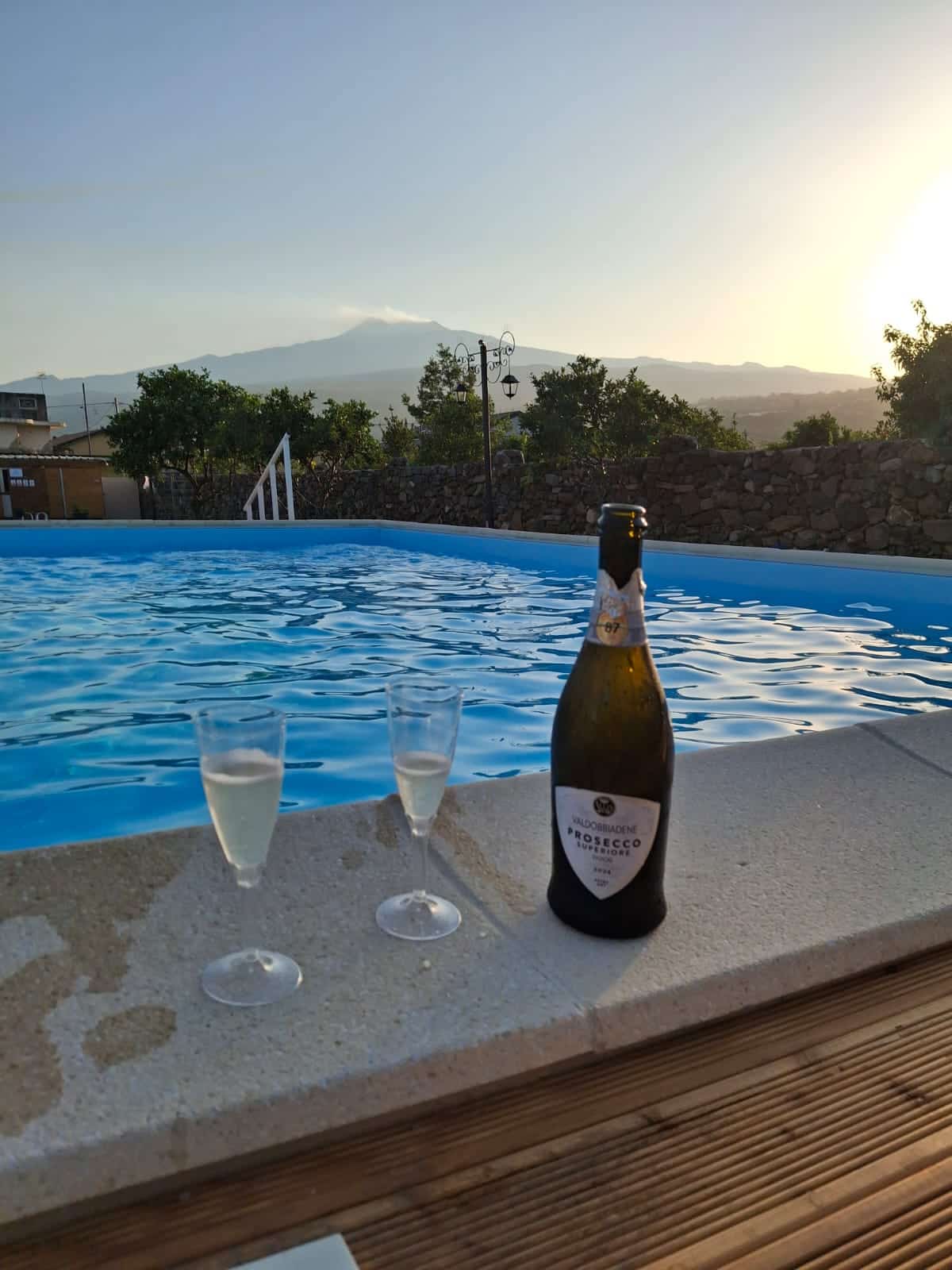 Piscina con solarium attrezzato del B&B Diana'S a Fiumefreddo di Sicilia, vicino Etna e Taormina - foto 2